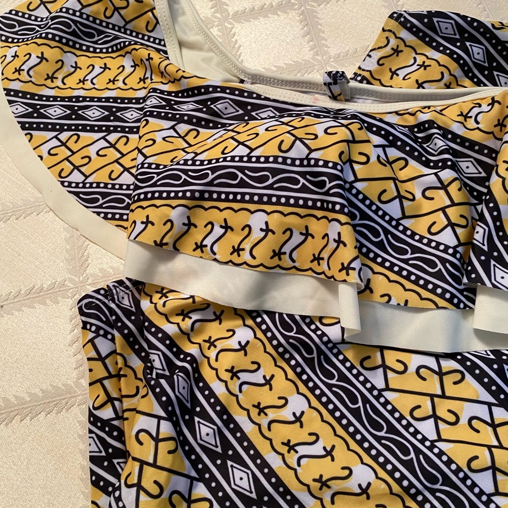 Womens Ruffled Bathing Suit - Picture 6 of 7